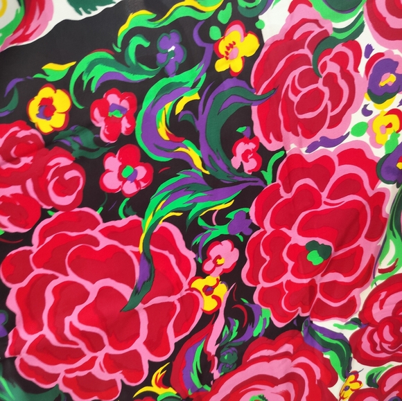 Gianni Versace 90s vintage Floral Oversized Scarf 60 in x 110 in - Picture 3 of 13